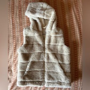 White Fluffy Girl’s Vest - Urban Republic - size S 7/8